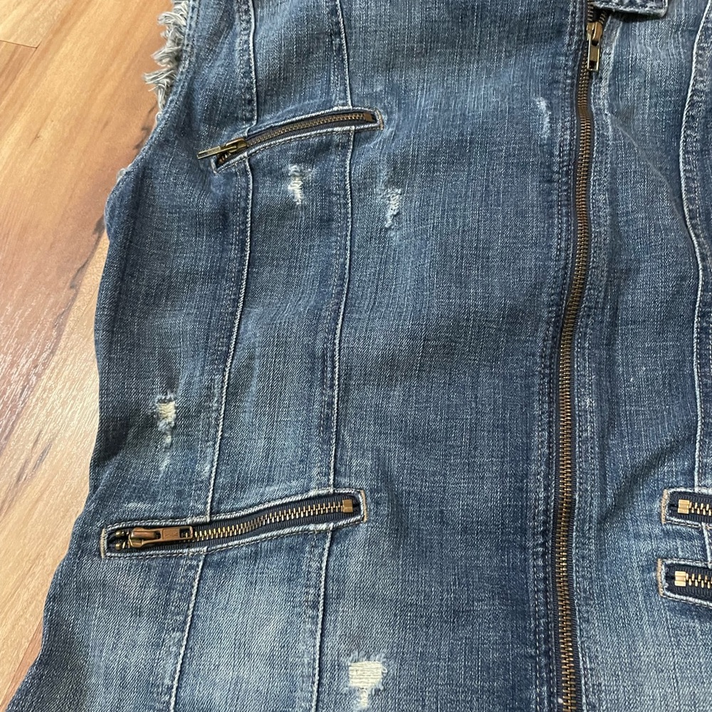 GUESS asymmetrical Denim Jean Vest/Shirt Mila Denim Moto  Blue Jean Size Med - Picture 3 of 9